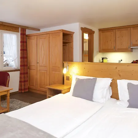 22 Summits Aparthotel