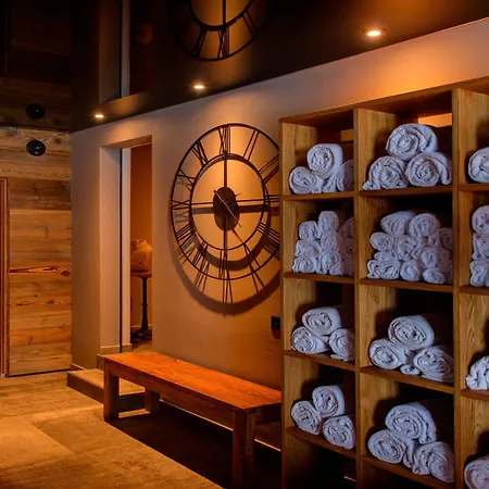 22 Summits Aparthotel