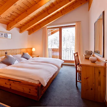 22 Summits Aparthotel